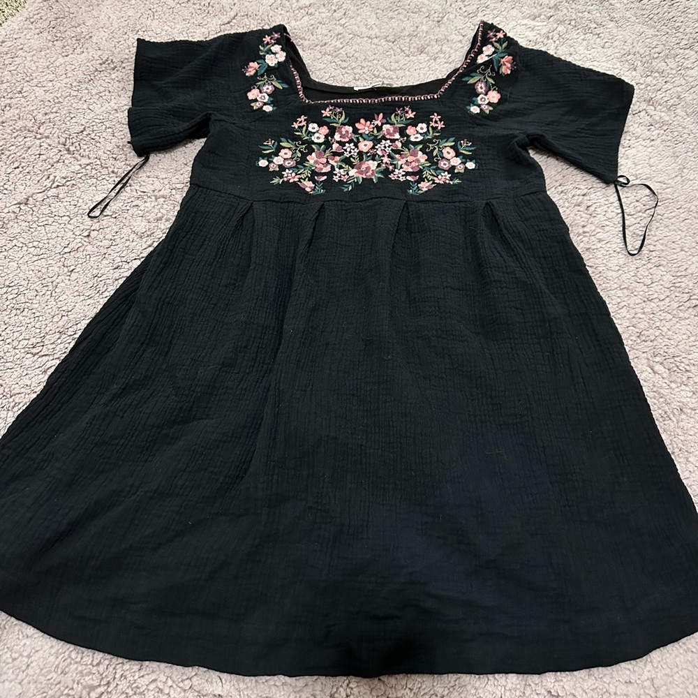 Black Flower blouse Large